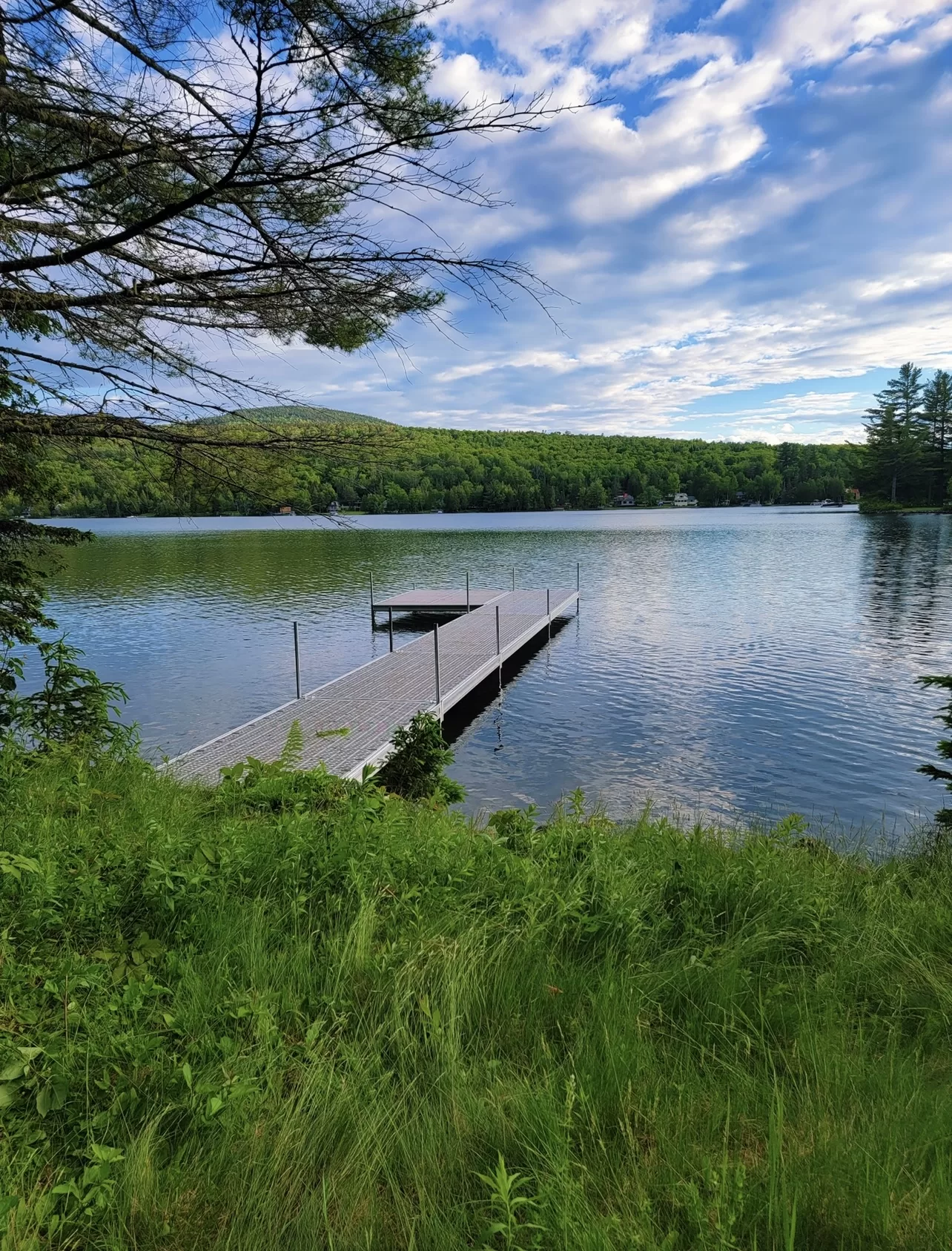 heavy-duty aluminum frame thruflow floating dock