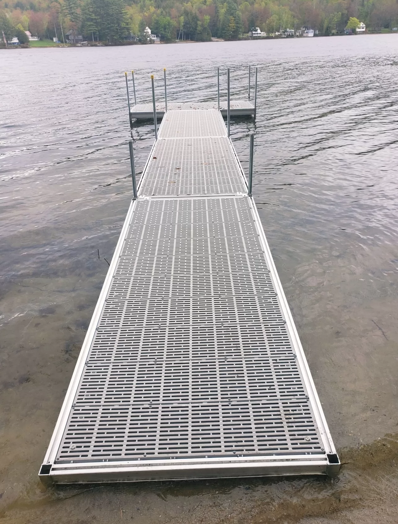 heavy-duty aluminum frame thruflow floating dock