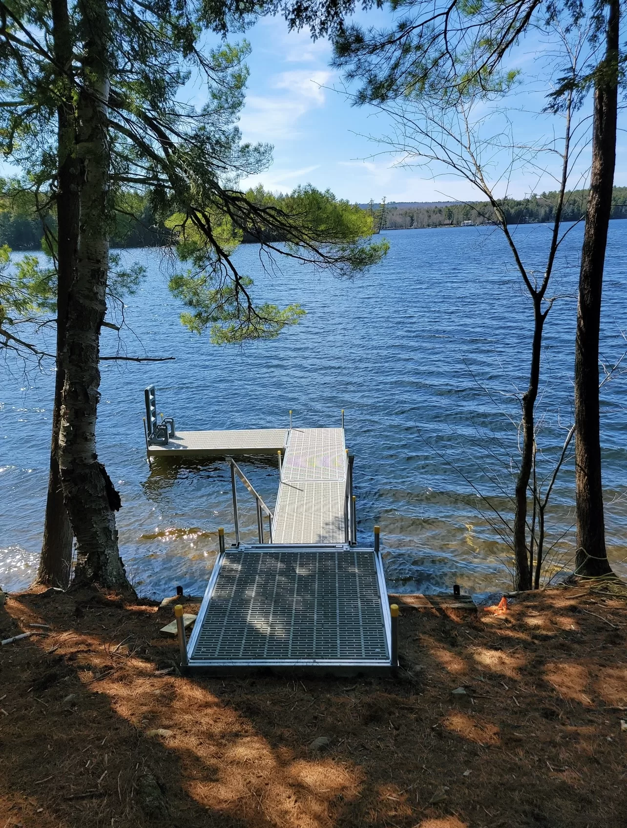heavy-duty aluminum frame thruflow floating dock