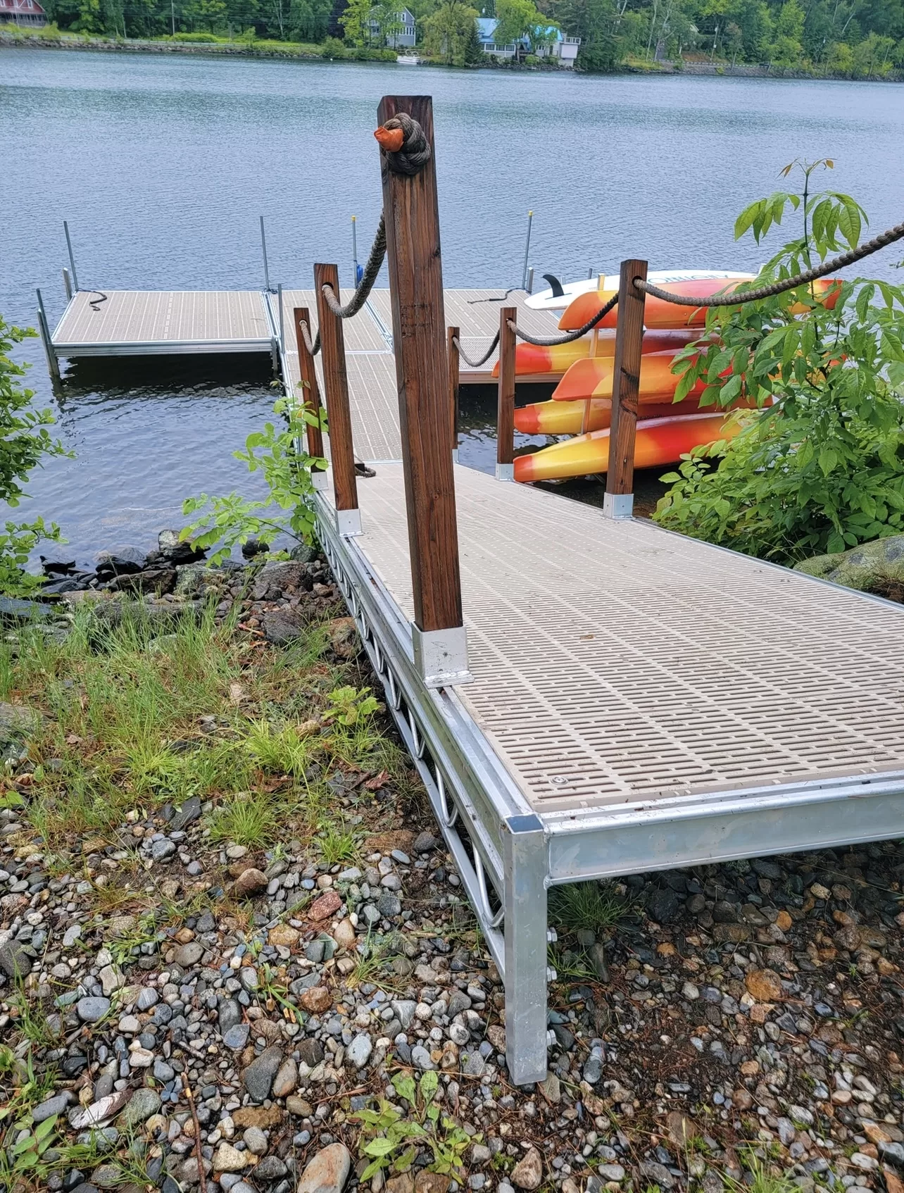 heavy-duty aluminum frame thruflow floating dock