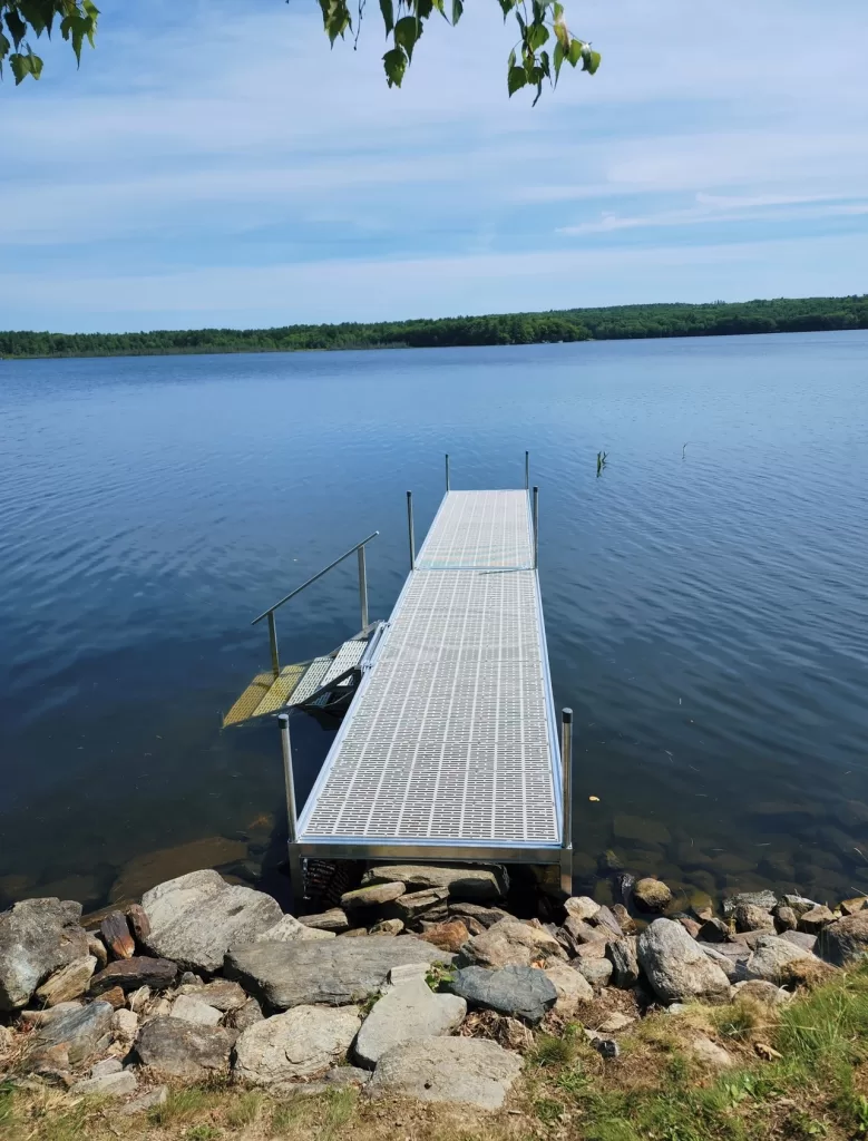 heavy-duty aluminum frame thruflow floating dock