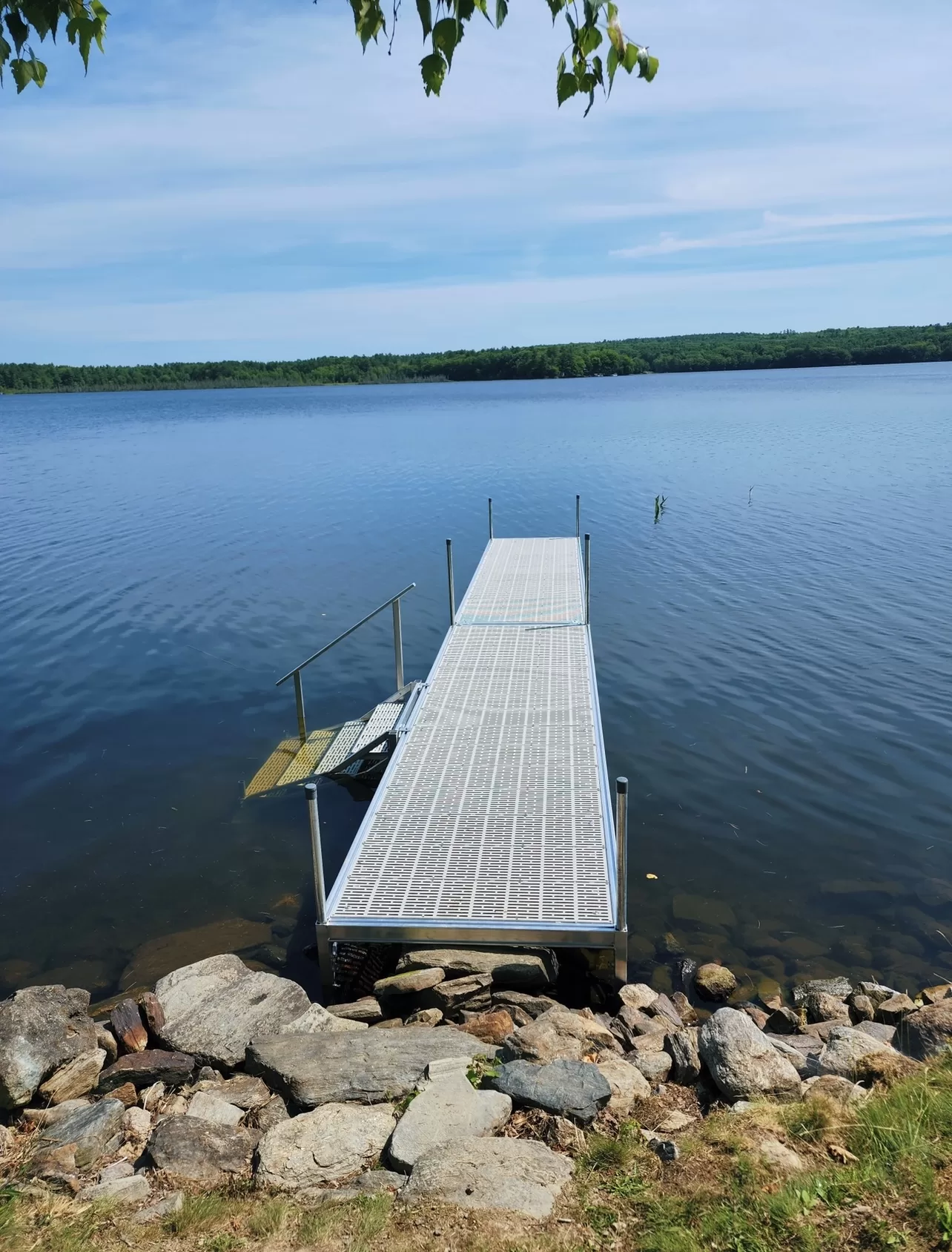 heavy-duty aluminum frame thruflow floating dock