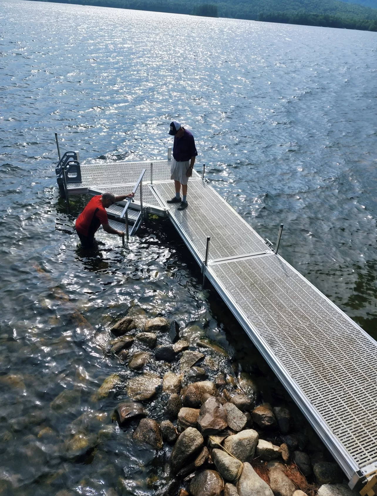 heavy-duty aluminum frame thruflow floating dock