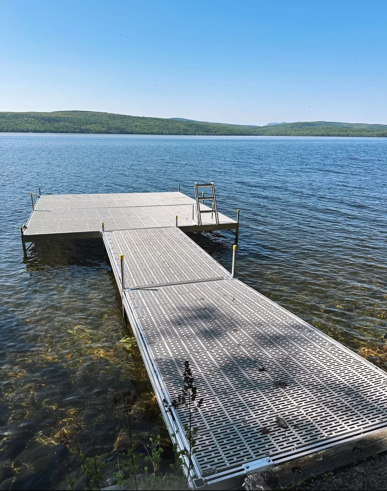 heavy-duty aluminum frame thruflow floating dock